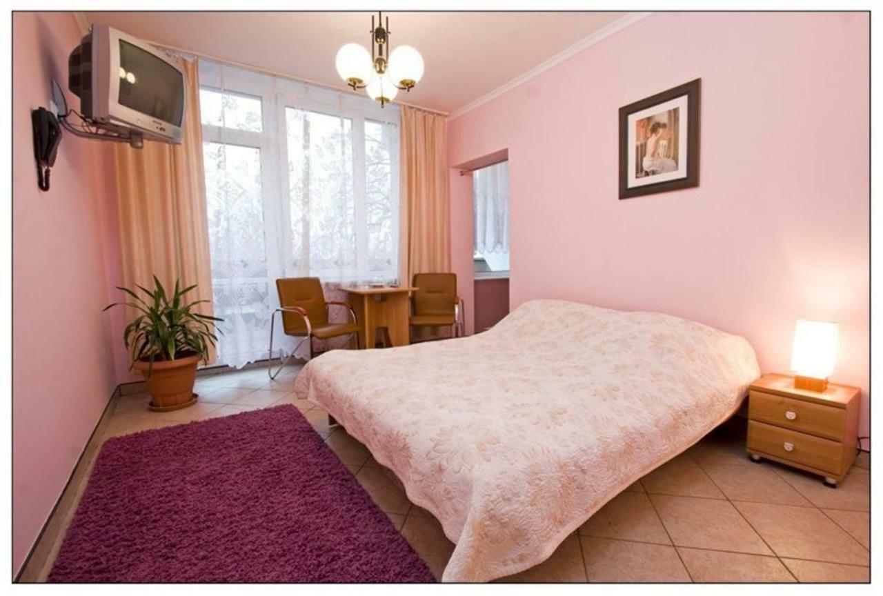 Bialy Orzel Aparthotel Przemysl Ngoại thất bức ảnh