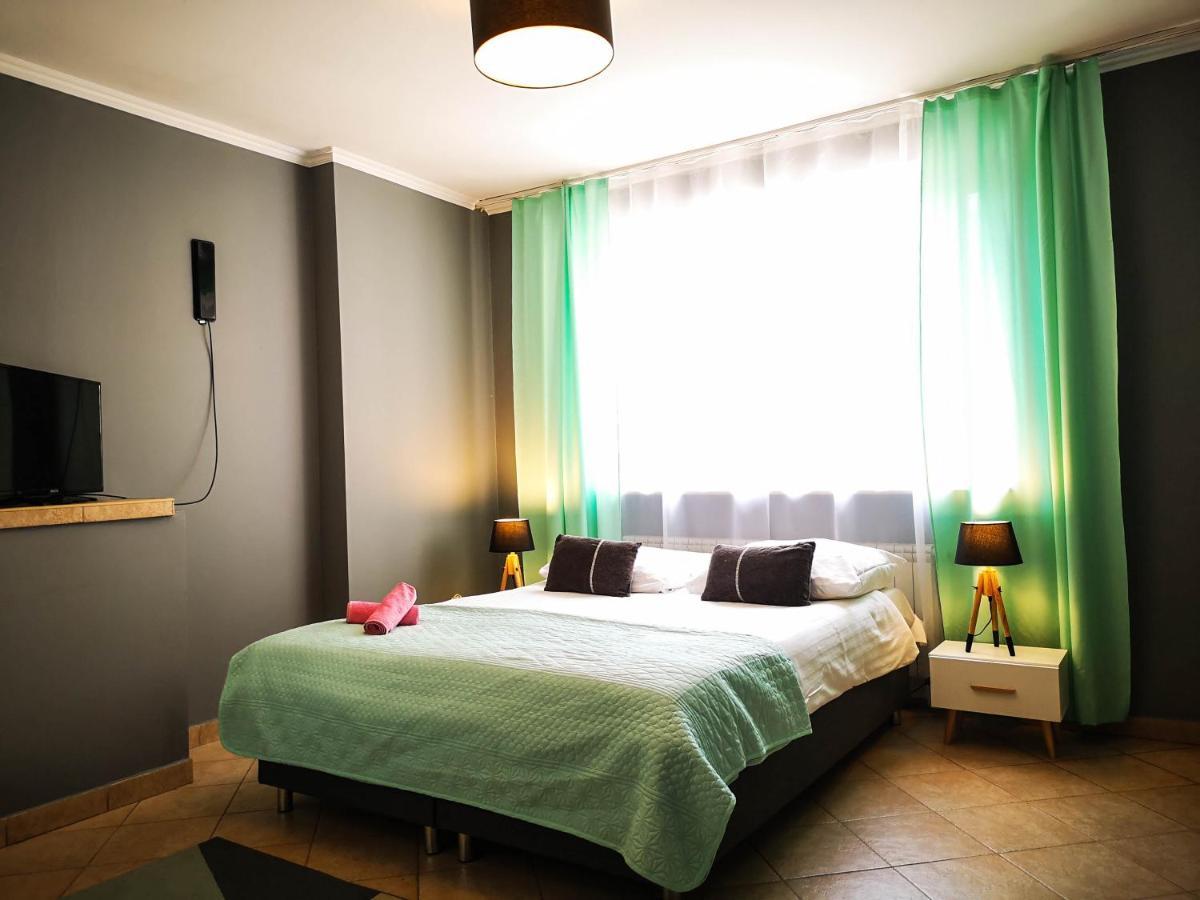 Bialy Orzel Aparthotel Przemysl Ngoại thất bức ảnh