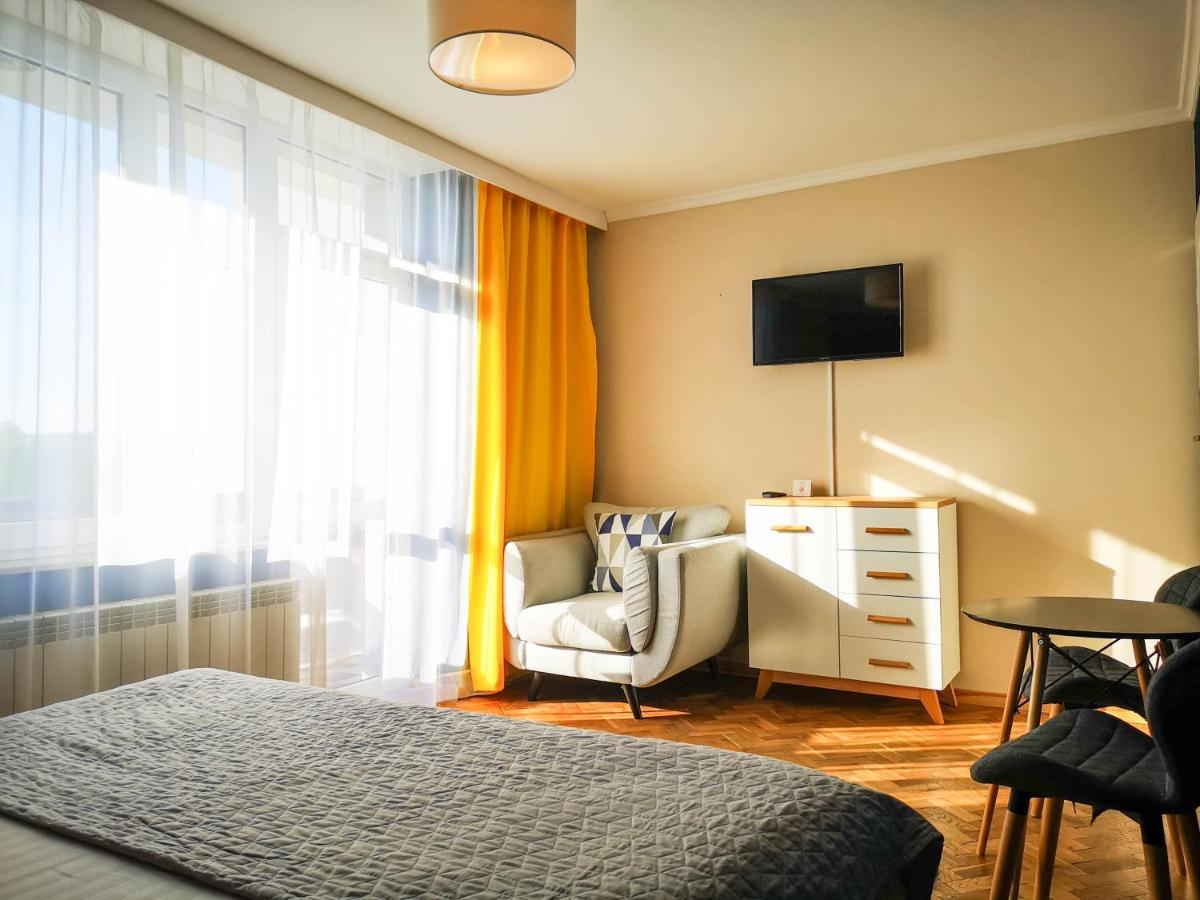 Bialy Orzel Aparthotel Przemysl Ngoại thất bức ảnh